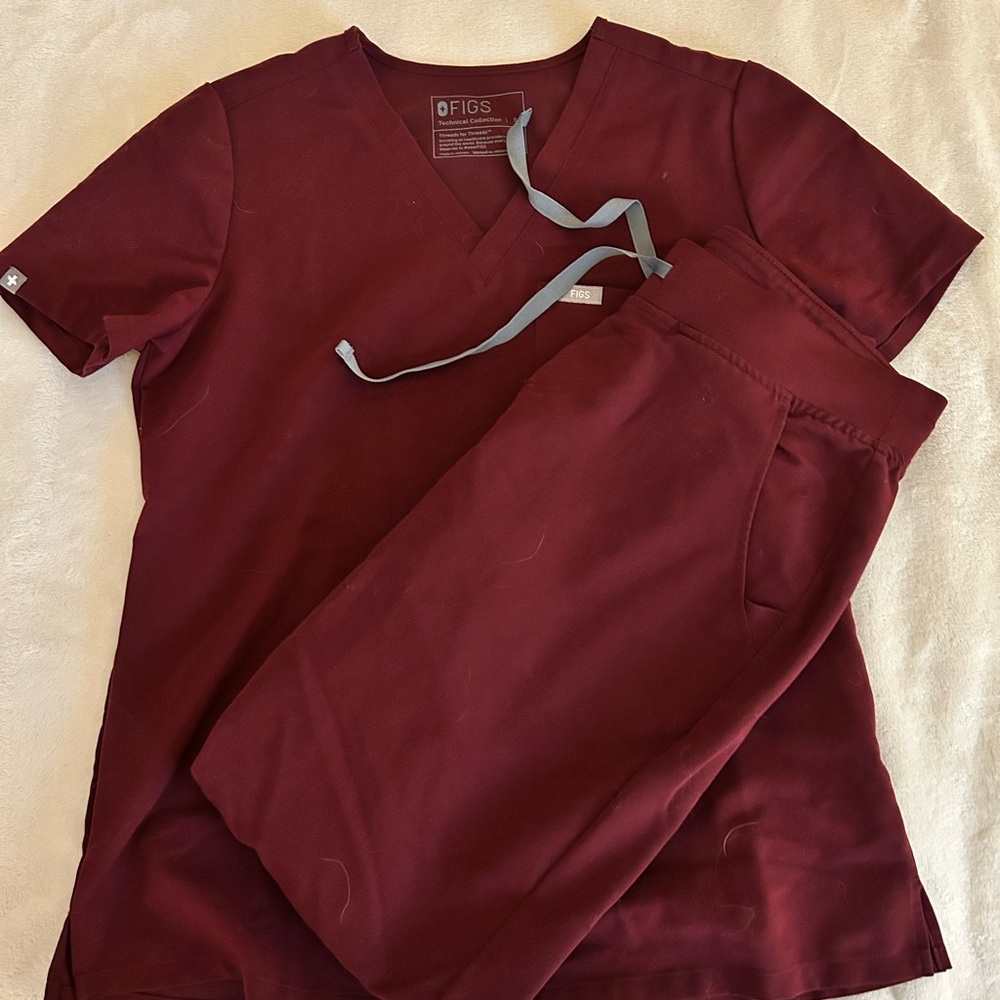 Figs Maroon Scrub Set